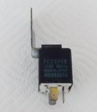 Picture of used relay OEM mb649048 170328