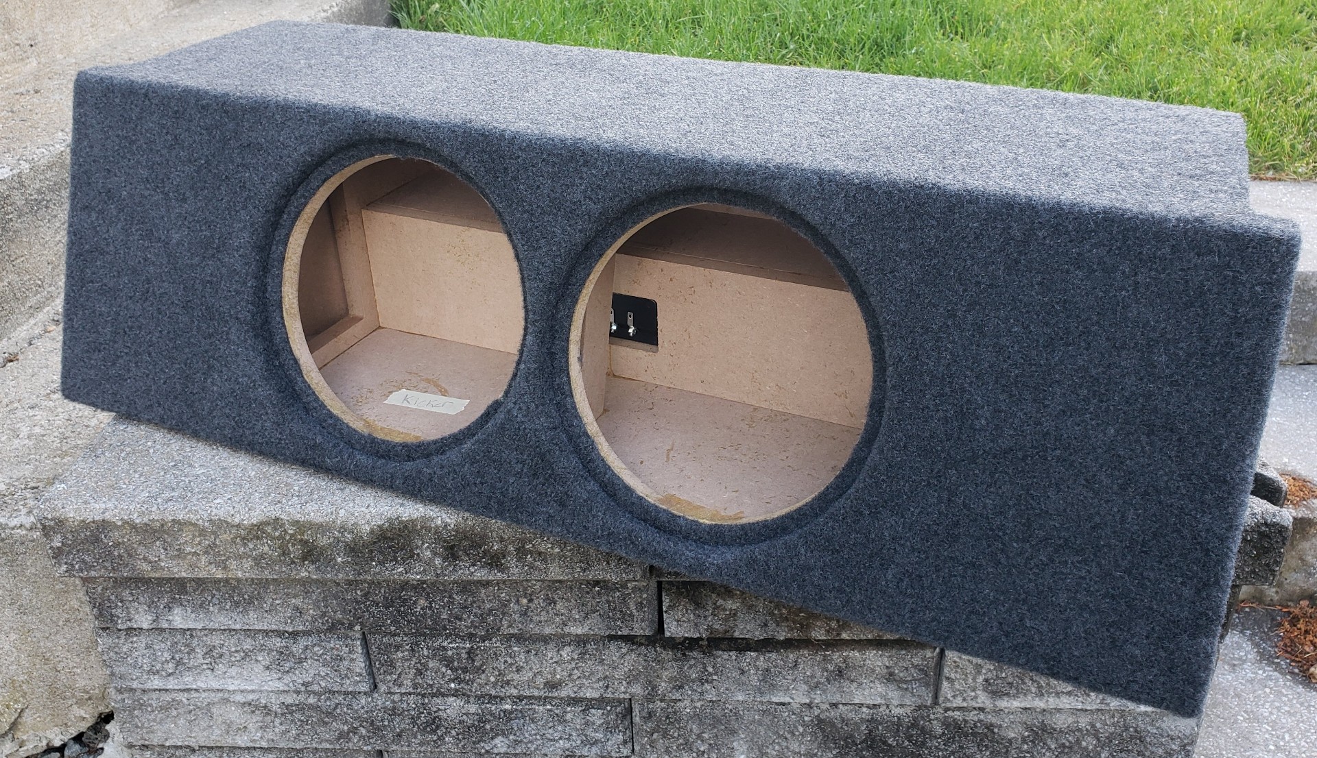 Picture of Subwoofer Box 2x 10's Enclosed 3S